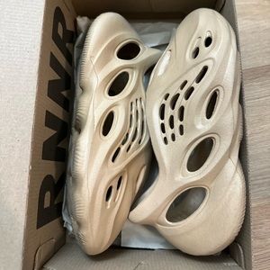 Yeezy Foam Runner Ochre